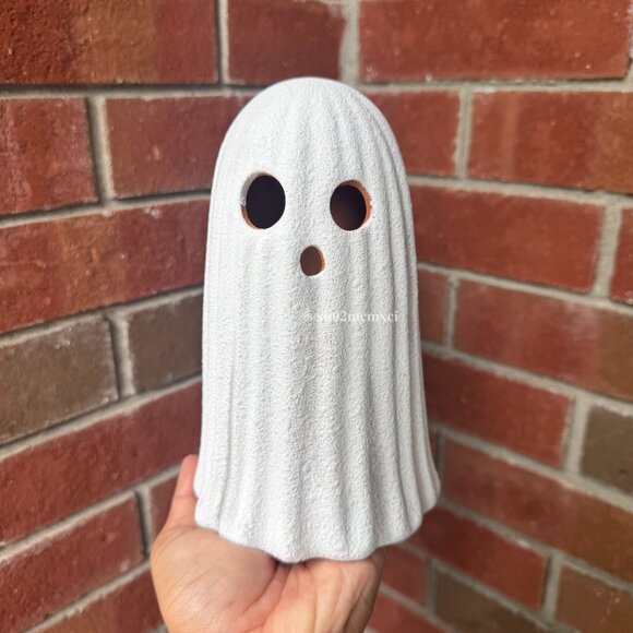 TARGET HYDE & EEK SMALL TERRACOTTA GHOST 1CT - Picture 1 of 5